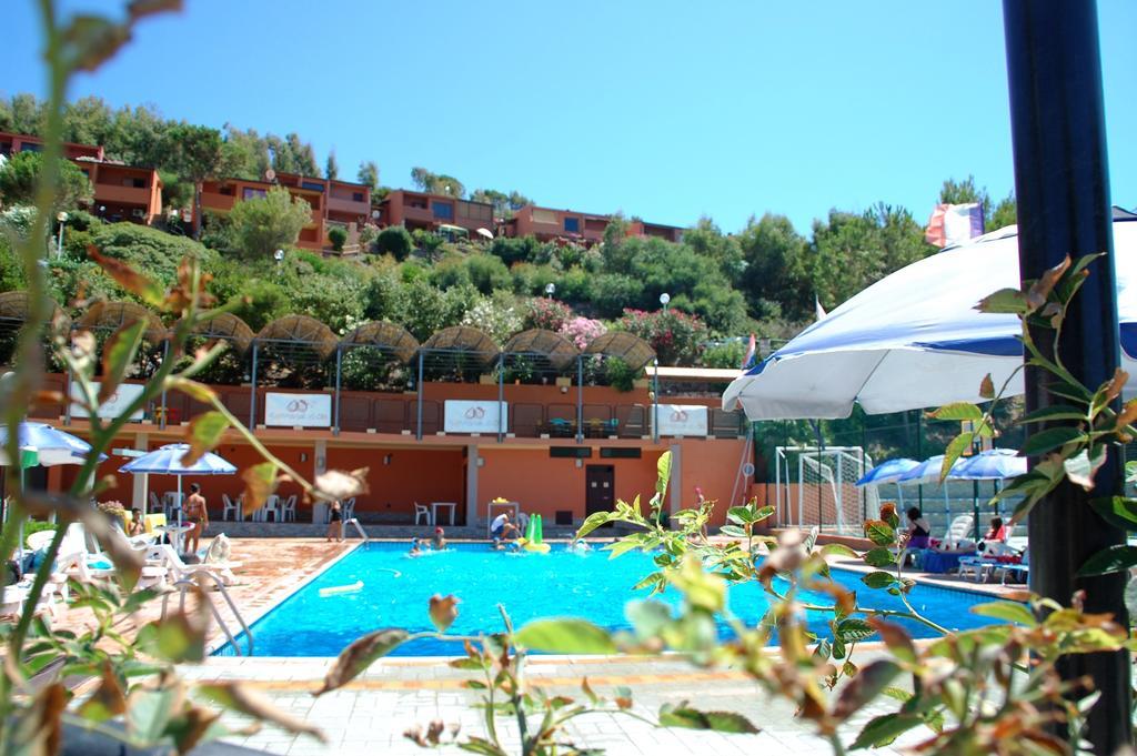 Turas Club Case Vacanze Боза Екстериор снимка